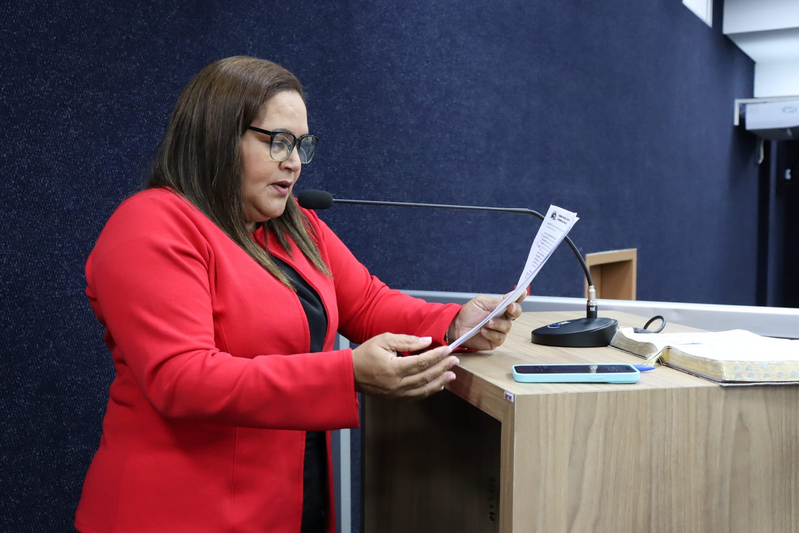 Vereadora Célia Lima pede quiosque no Setor Industrial e celebra coleta na Vila Guaraci