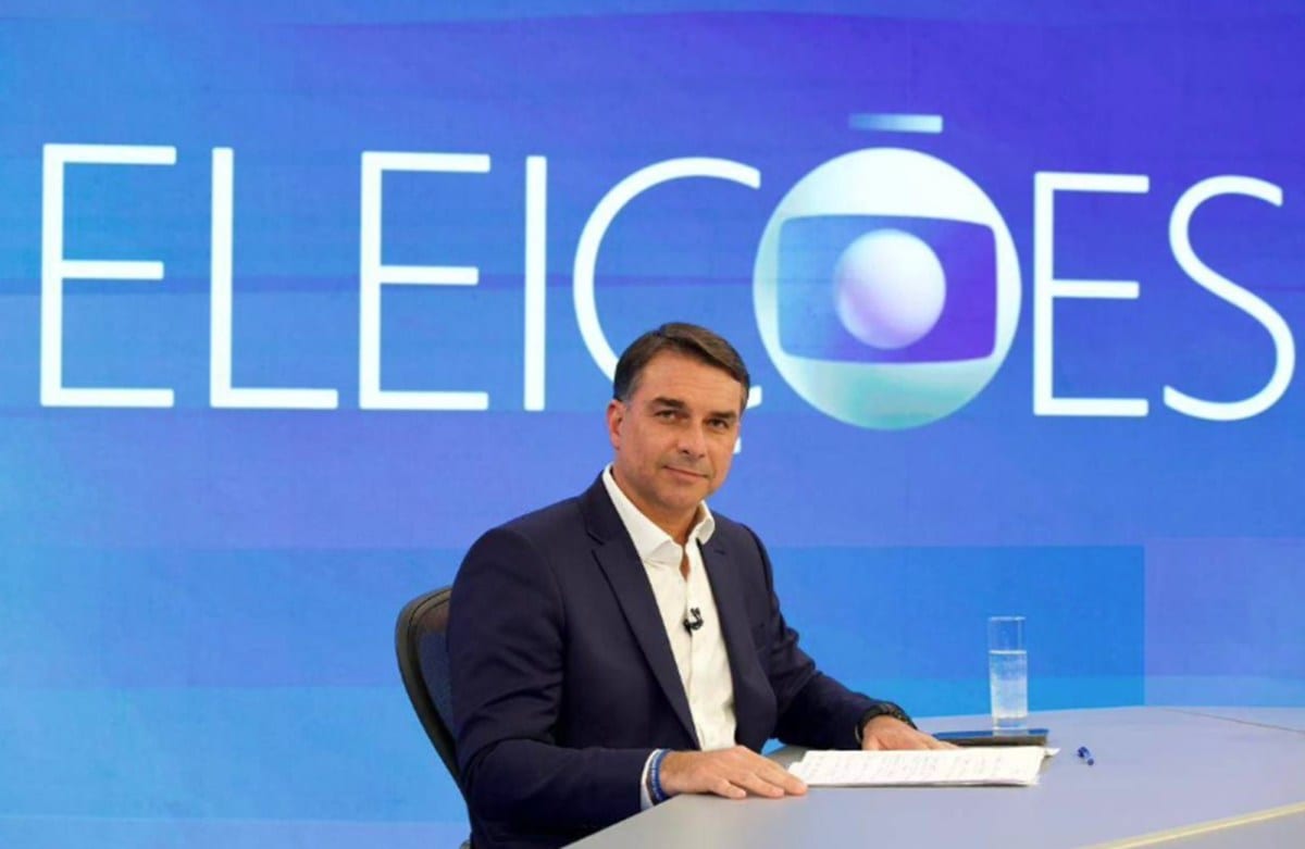 Flávio Bolsonaro se posiciona oficialmente contra o fim da escala 6×1