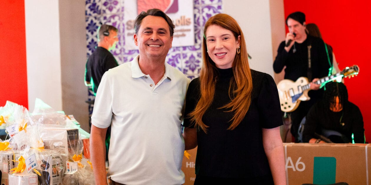 Presidente Andreia Rezende e vereador Jean Carlos participam de festa dos servidores