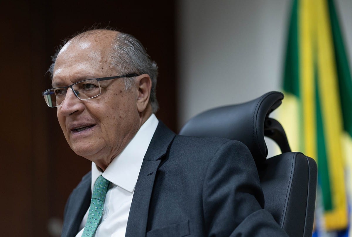 Grupo Derrubando Muros entrega carta a Alckmin com pacote de ajuste fiscal