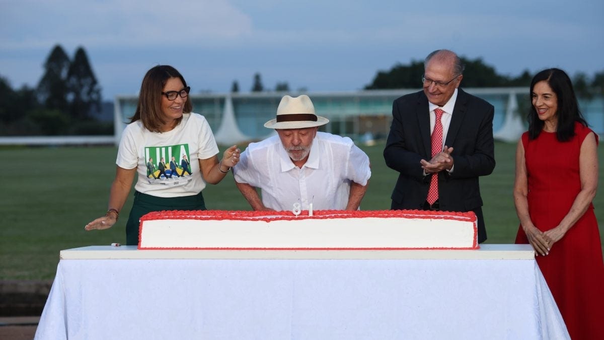 Saiba quais autoridades estiveram no aniversário de Lula