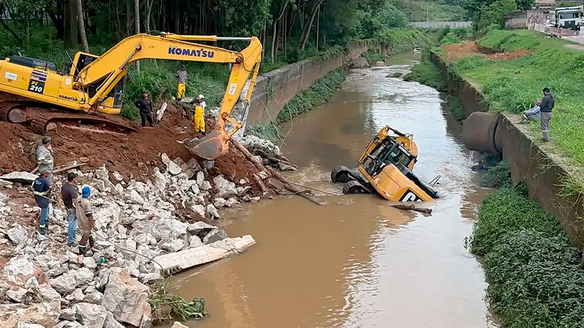 Obra de restauração de ponte registra incidente