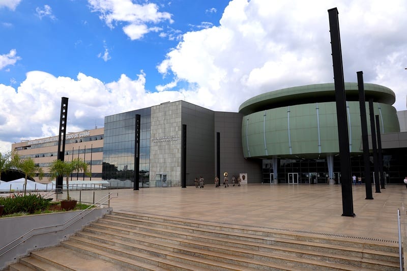 Projeto que propõe piso de R$ 8,5 mil para administradores em Goiás vai a consulta popular