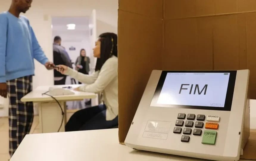 Eleições: proibido entrar na cabine com celular; primeiro turno é domingo (4)