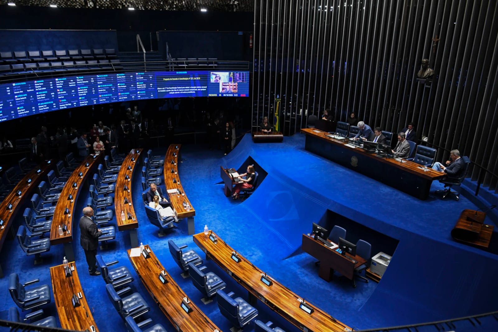 Alcolumbre prevê início da votação do fim da escala 6×1 no Senado na próxima semana