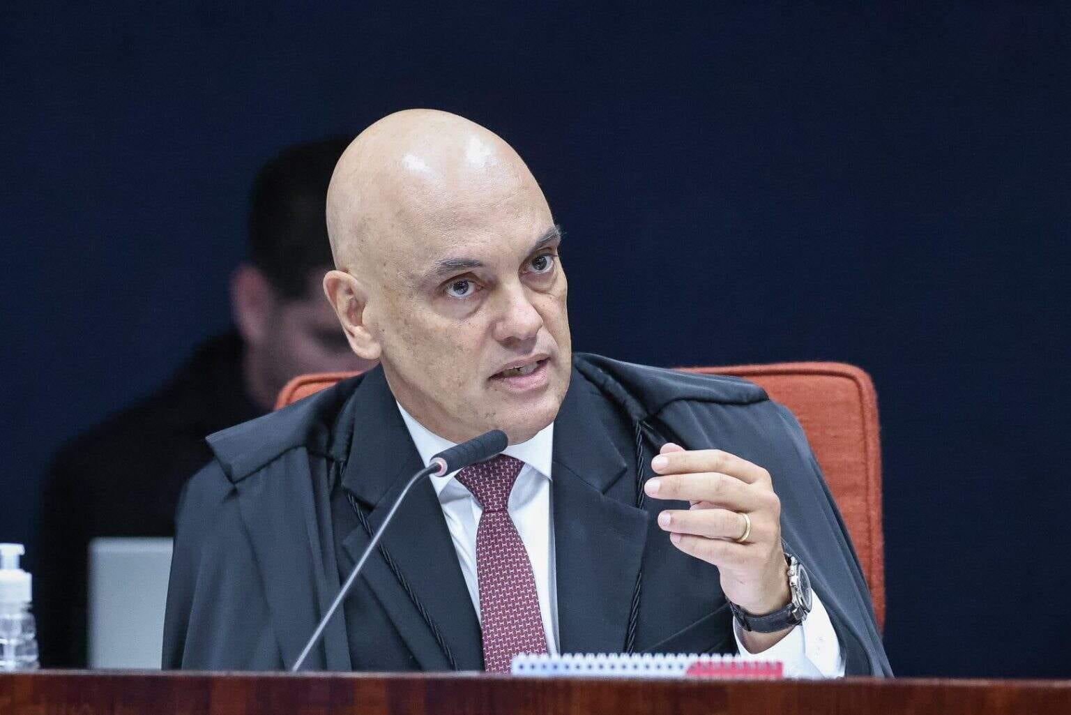 Presidente do Supremo retira do inquérito das fake news o pedido do ministro Alexandre de Moraes para investigar o coleg