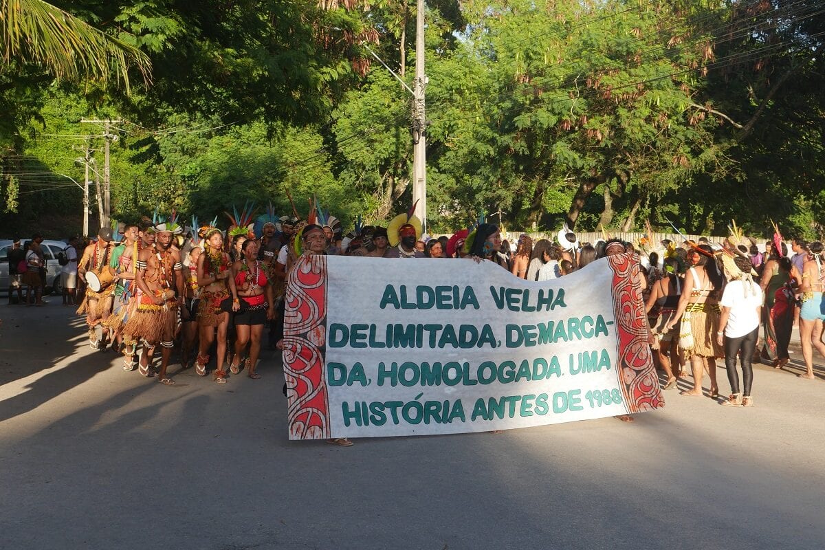 Despejo e 34 pedidos de mineração ameaçam TI Aldeia Velha (BA)