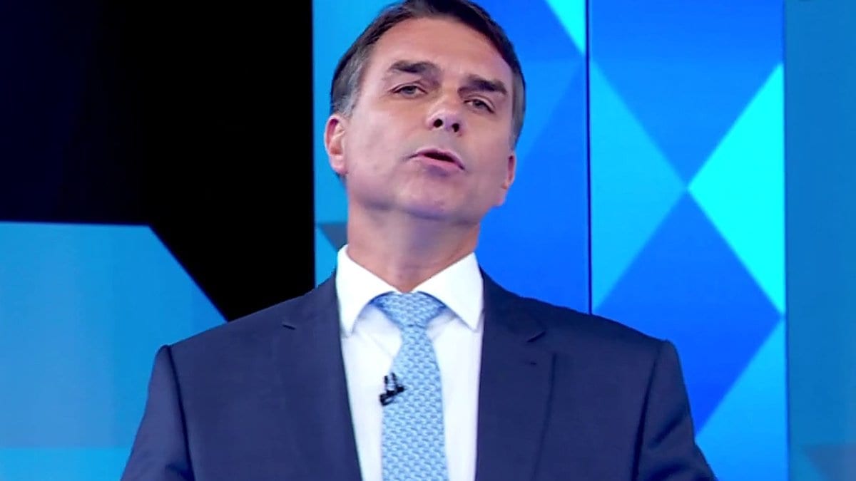 Flávio chama Lula de “pai do Tigrinho” e ouve: “o seu pai é o pai do Tigrinho, como você é o irmão”