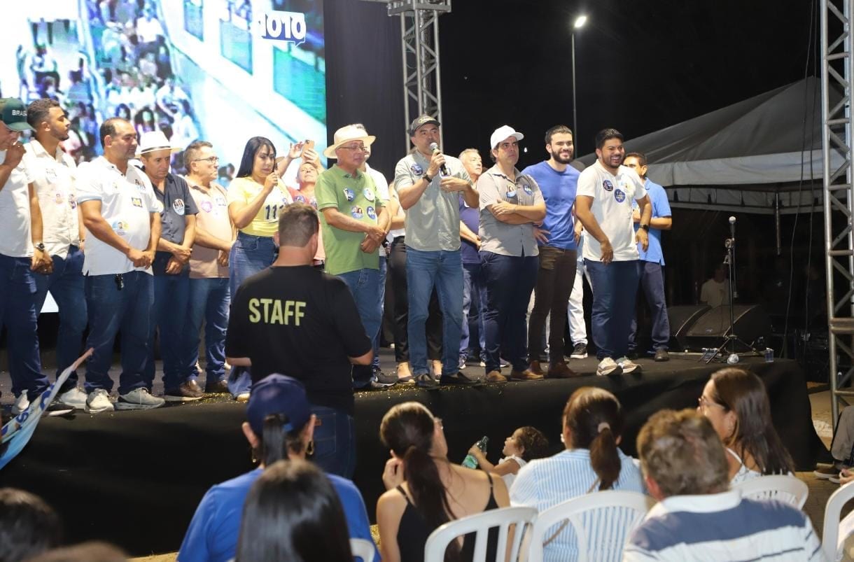 Léo Barbosa participa de reunião política em Aparecida do Rio Negro
