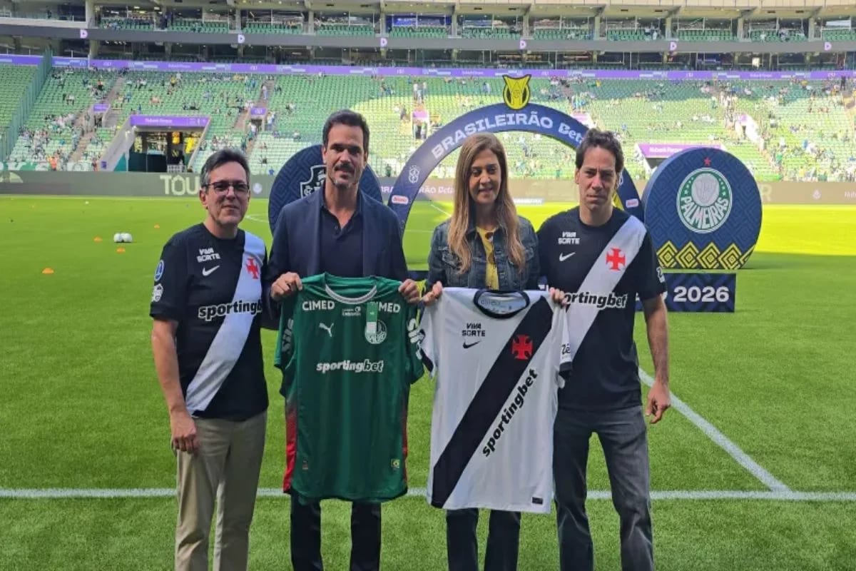 Ocupa Palestra pede saída de José Roberto Lamacchia após grupo ligado à família vencer leilão do Vasco