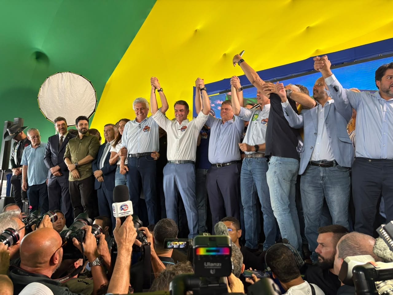 Ronaldo Caiado anuncia apoio a Flávio Bolsonaro e promete ‘mobilização em tempo integral’ em Goiás