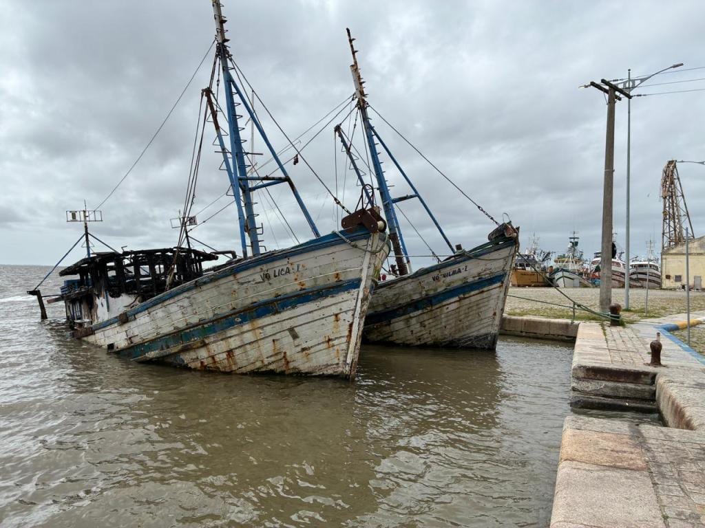 Prefeitura e Capitania articulam retirada de embarcações abandonadas na Lagoa dos Patos