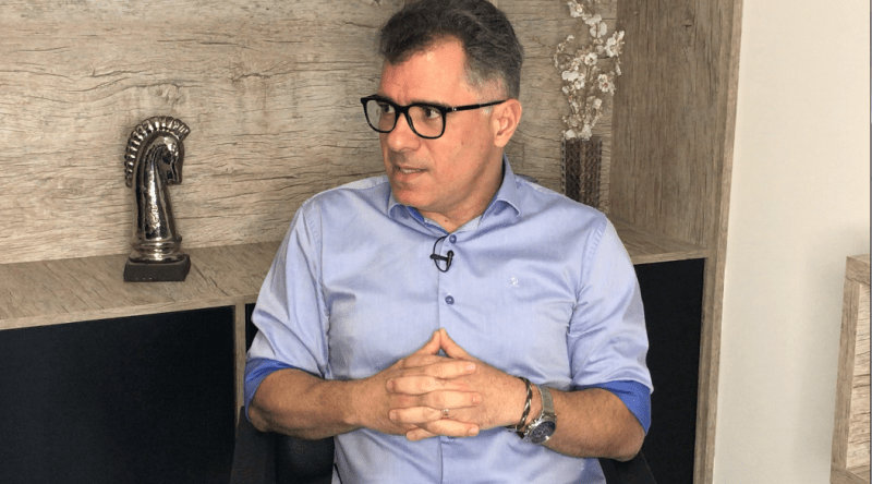 Arthur Bolinha critica Nayana Pontes como vice de Efraim Filho