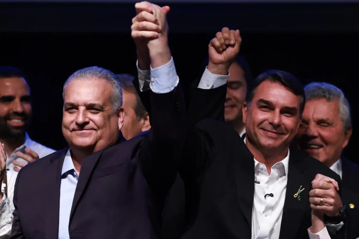Flávio Bolsonaro registra candidatura apenas na quinta-feira, 13/8