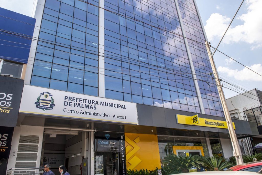 Eduardo Siqueira Campos nomeia novos secretários em Palmas