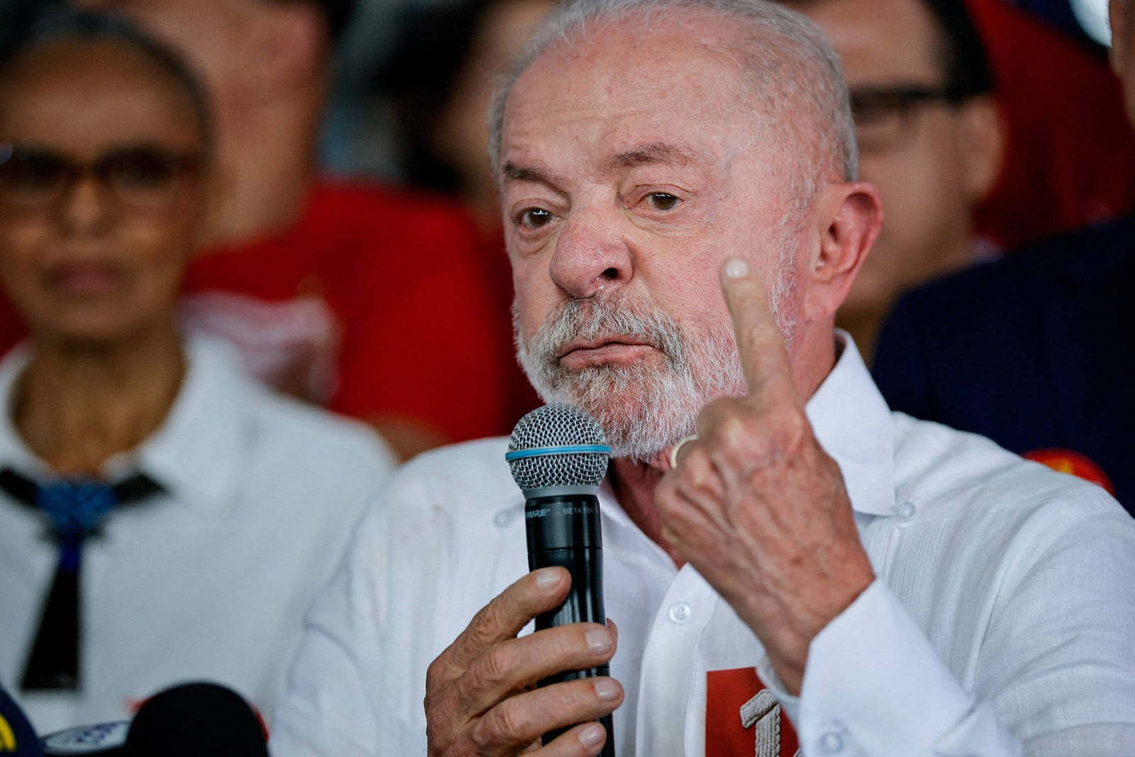 Lula promete mudar o jeito de governar, ataca Flávio e diz que venceu intromissão externa