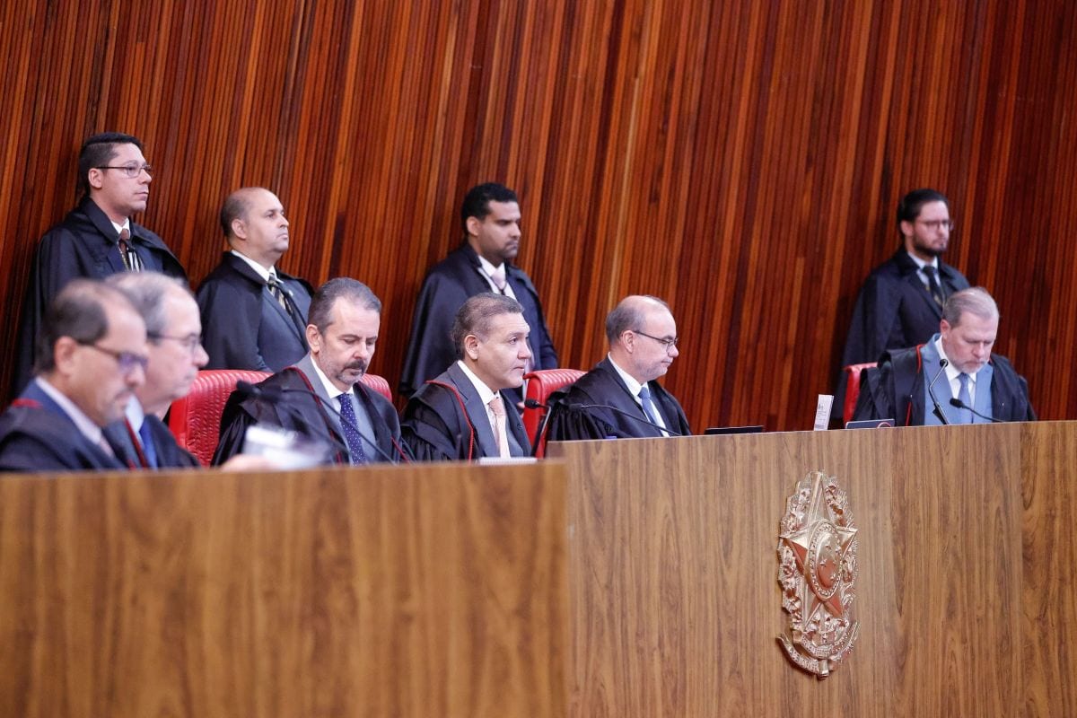 Relembre as principais decisões do TSE sobre as campanhas de Flávio e Lula