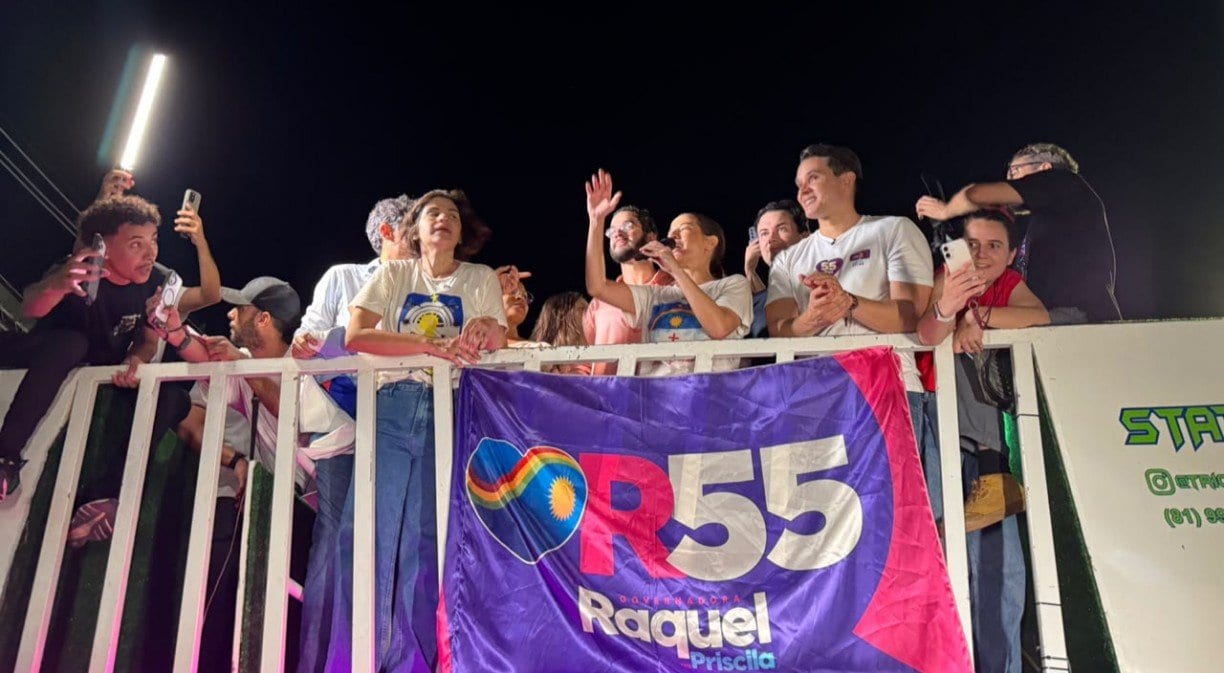 Raquel Lyra faz primeira caminhada de campanha no Recife e reforça parceria com Lula