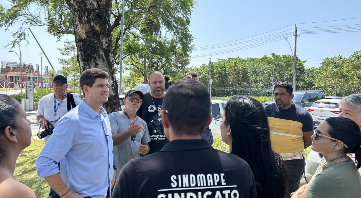 João Campos é cobrado por motoristas de aplicativo por propostas para a categoria no plano de governo