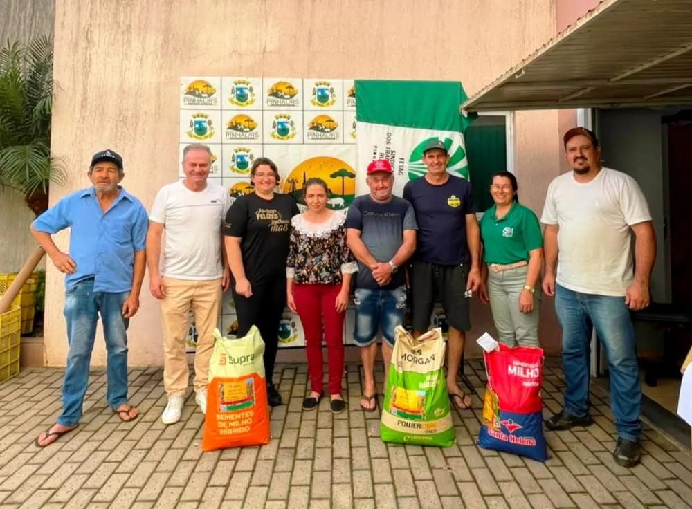 Pinhal distribui 200 sacas de milho a cerca de 60 famílias da agricultura familiar