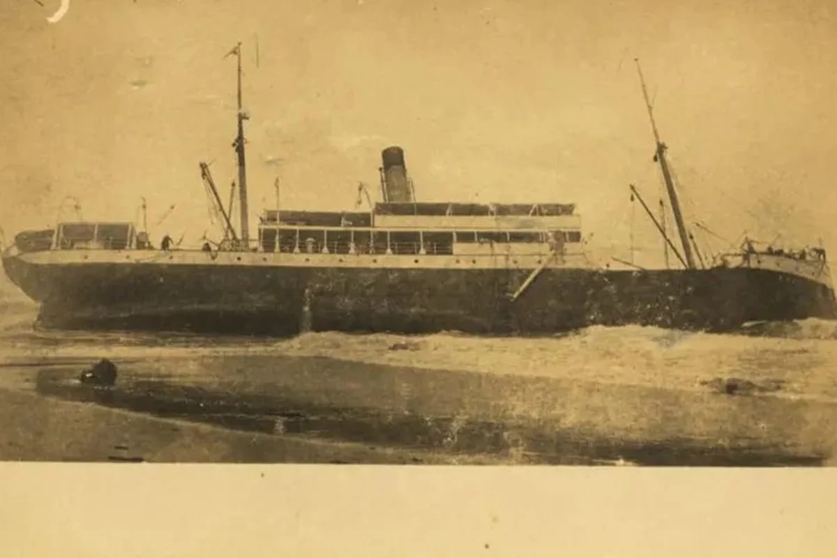 Restos do navio Pallas (1893) atrapalham manobras em Itajaí e serão removidos