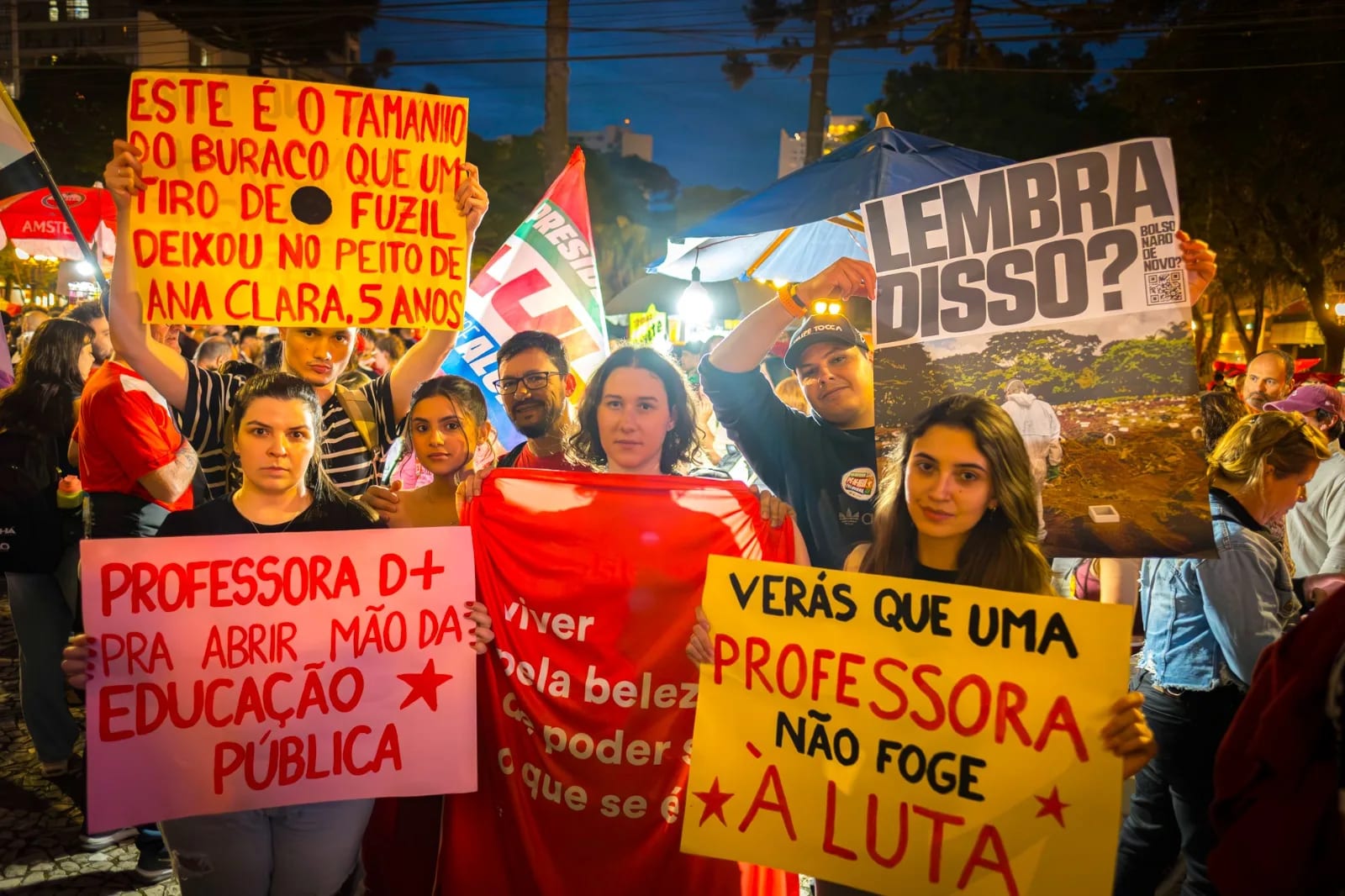 Não é uma escolha difícil: há um único projeto comprometido com a educação