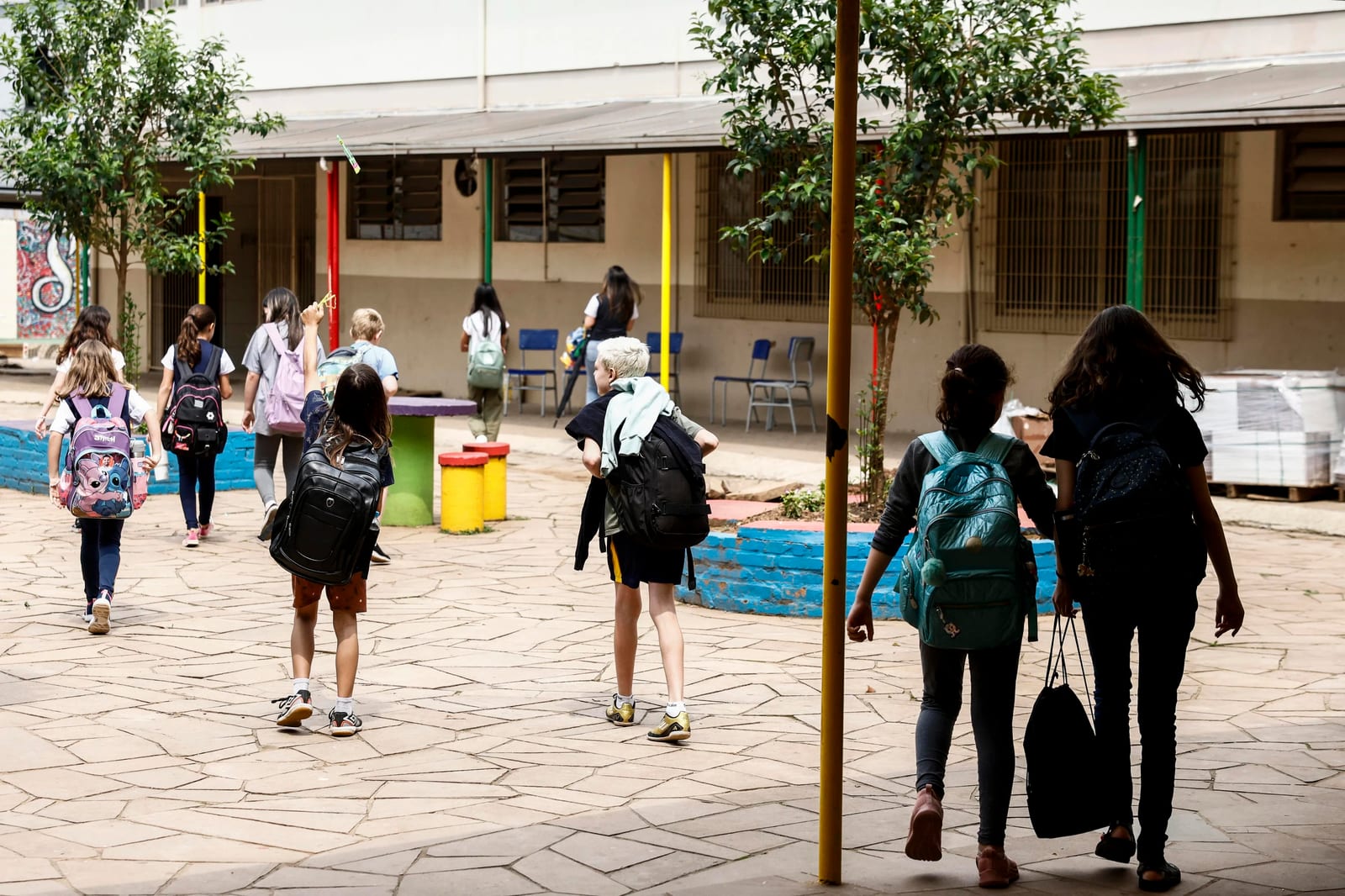 Após enchentes e ondas de calor, educação do RS enfrenta déficit estrutural e de aprendizado