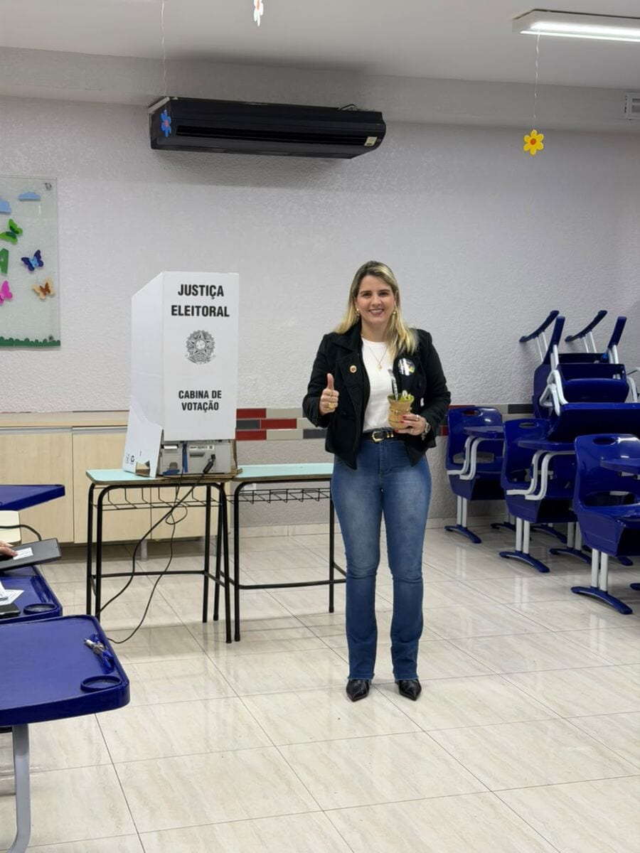 “Precisamos reafirmar nossa representatividade”, diz Majô ao votar
