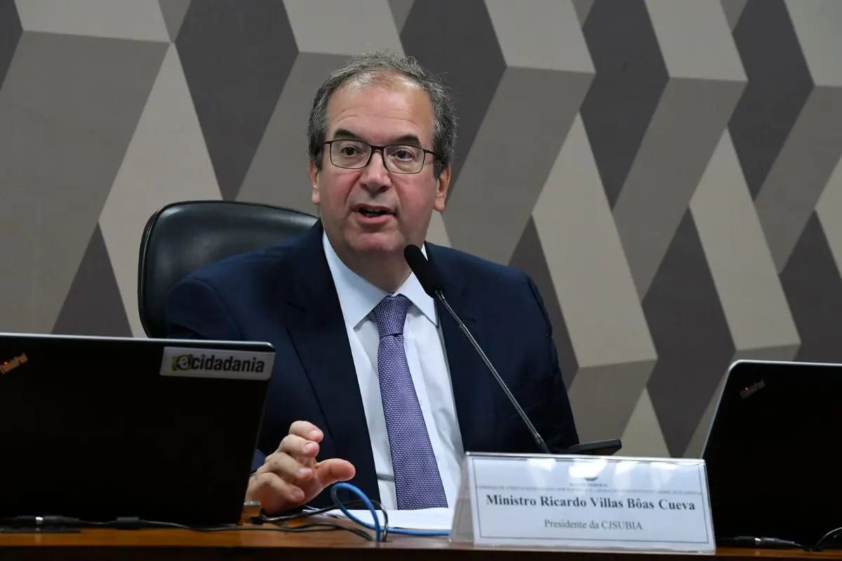 Ministro do TSE restabelece canal de WhatsApp pró-Lula