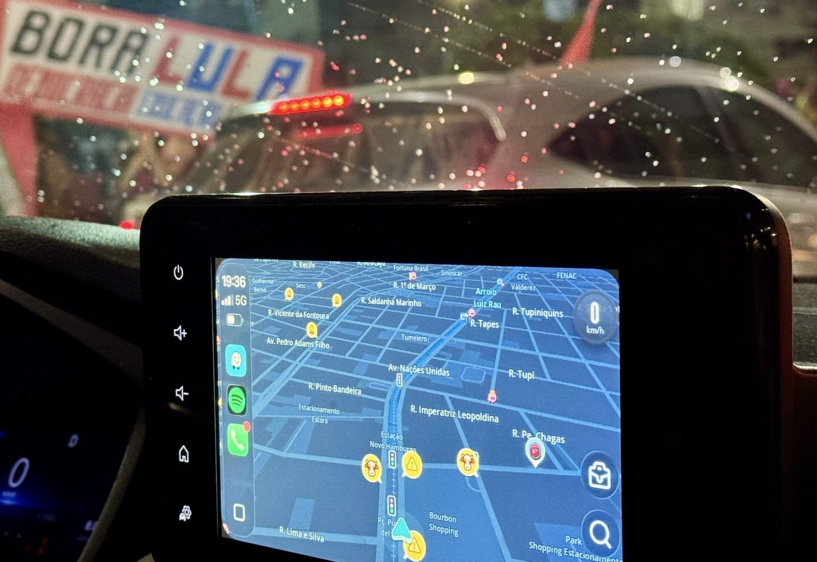 "Animal no acostamento": Apoiadores de Lula fazem mobilização em Novo Hamburgo e adversário responde com alerta no Waze