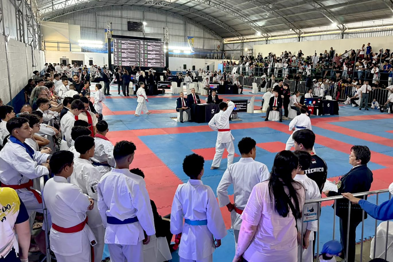 Várzea Paulista conquista 17 ouros, 8 pratas e 13 bronzes no IV Torneio Ken in Kan de Karatê