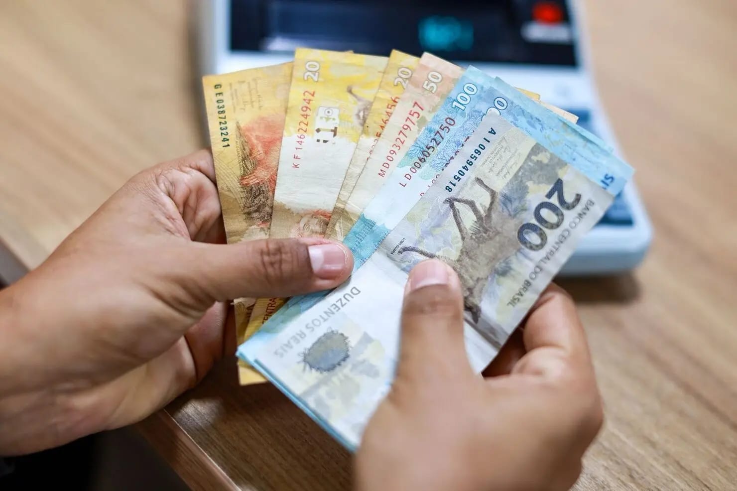 Quinto dia útil de outubro cai nesta terça (6); veja prazo do salário