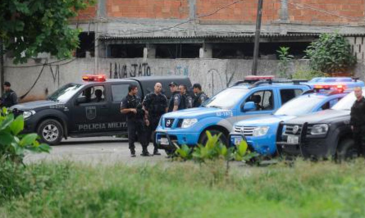 Estados gastam 5.423 vezes mais com polícia do que com egressos