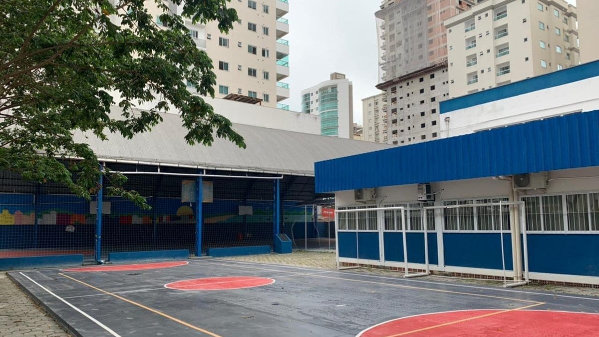 Sem vaga na rede municipal, criança da fila vai para escola particular paga pela Prefeitura de Itapema