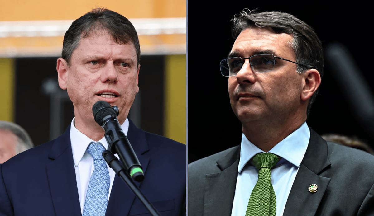 Tarcísio vai a Brasília traçar campanha de Flávio Bolsonaro no 2º turno