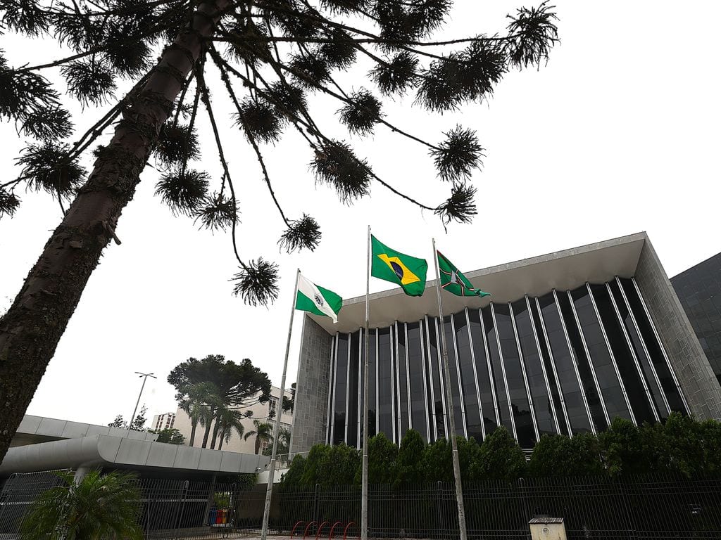 Após mortes de crianças, Assembleia aprova regras de segurança para traves de futebol