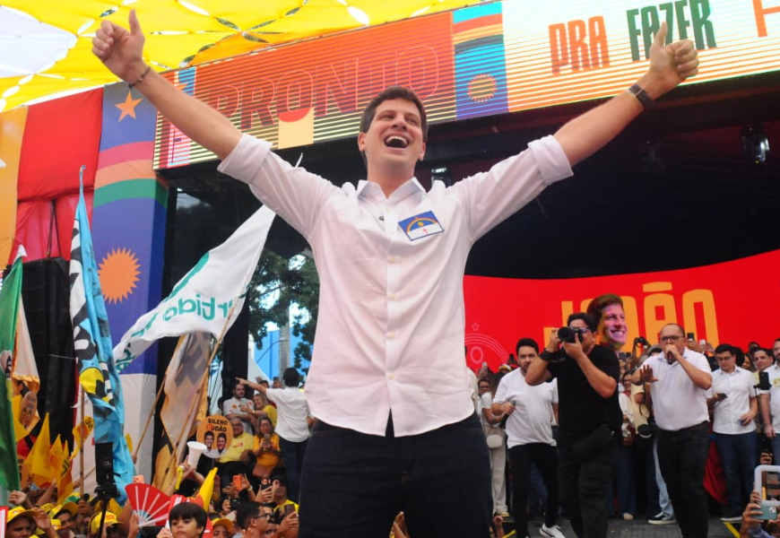 João Campos se lança candidato ao governo de Pernambuco e promete mudanças