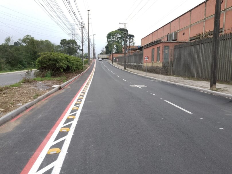 Obras de asfaltamento da Avenida das Indústrias entram na fase final em Farroupilha
