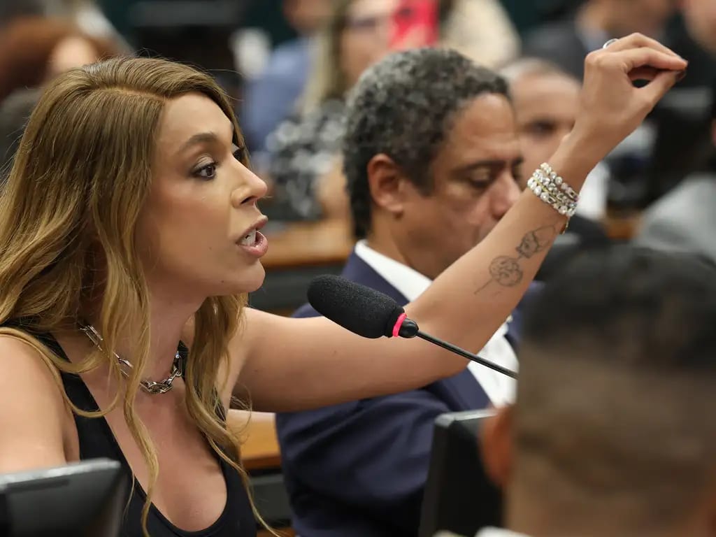 Erika Hilton pede CPI para investigar interferência de big techs nas eleições