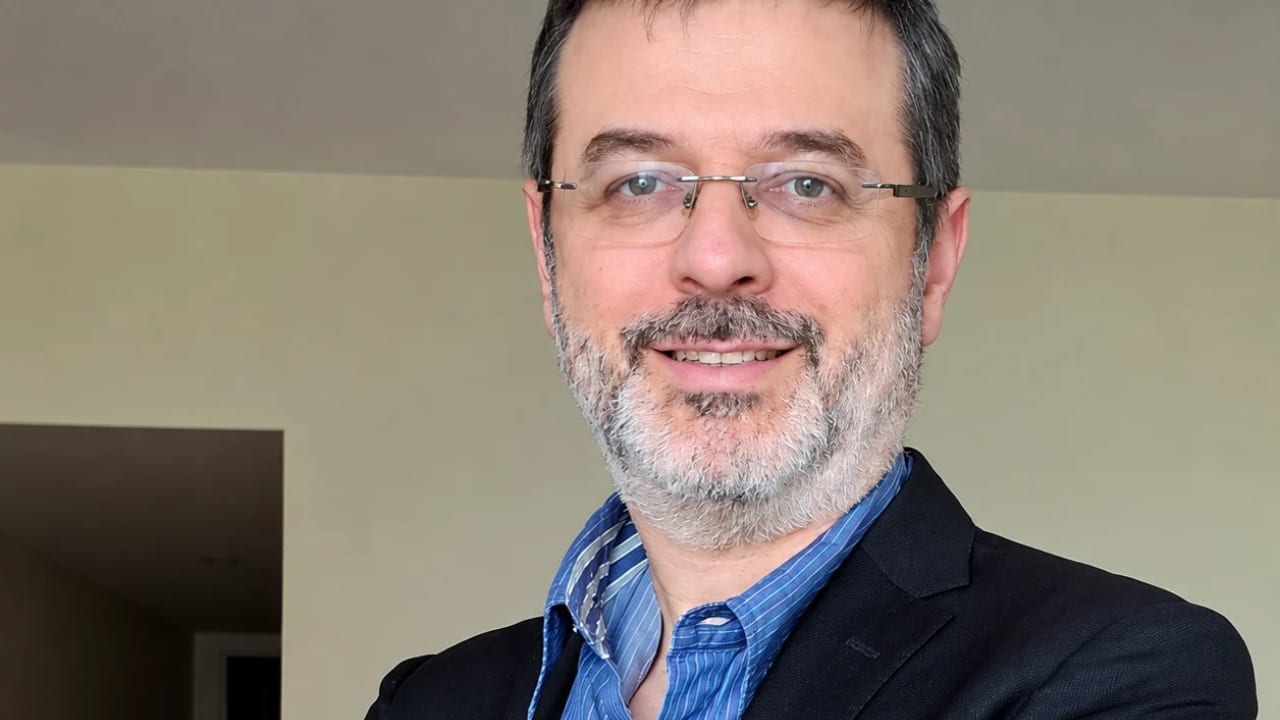 Jornalista James Görgen debate soberania digital no Tutti Giorni