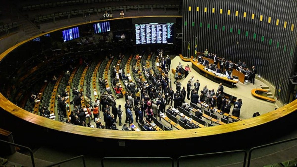 Fim da escala 6×1, ‘taxa das blusinhas’ e PEC da Segurança estão na pauta do Congresso nesta quarta (2); veja o que está