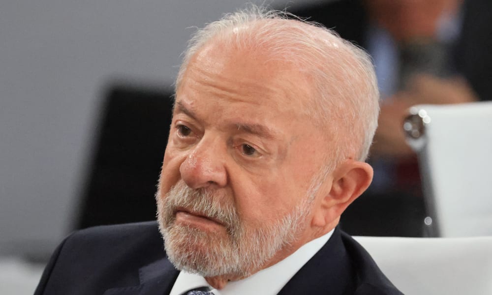 Lula propõe reforma política e retorno da distribuição de combustíveis pela Petrobras