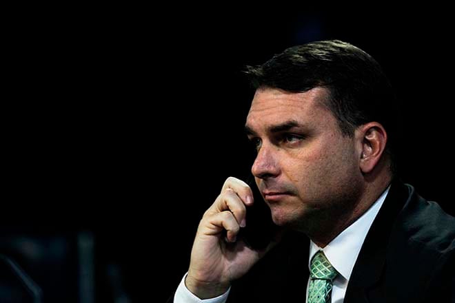 Flávio, o “Bolsonaro vacinado”, deu positivo para raiva e golpe