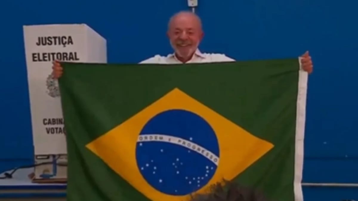 "Se eu for eleito, devo ao povo brasileiro", diz Lula ao votar em São Paulo