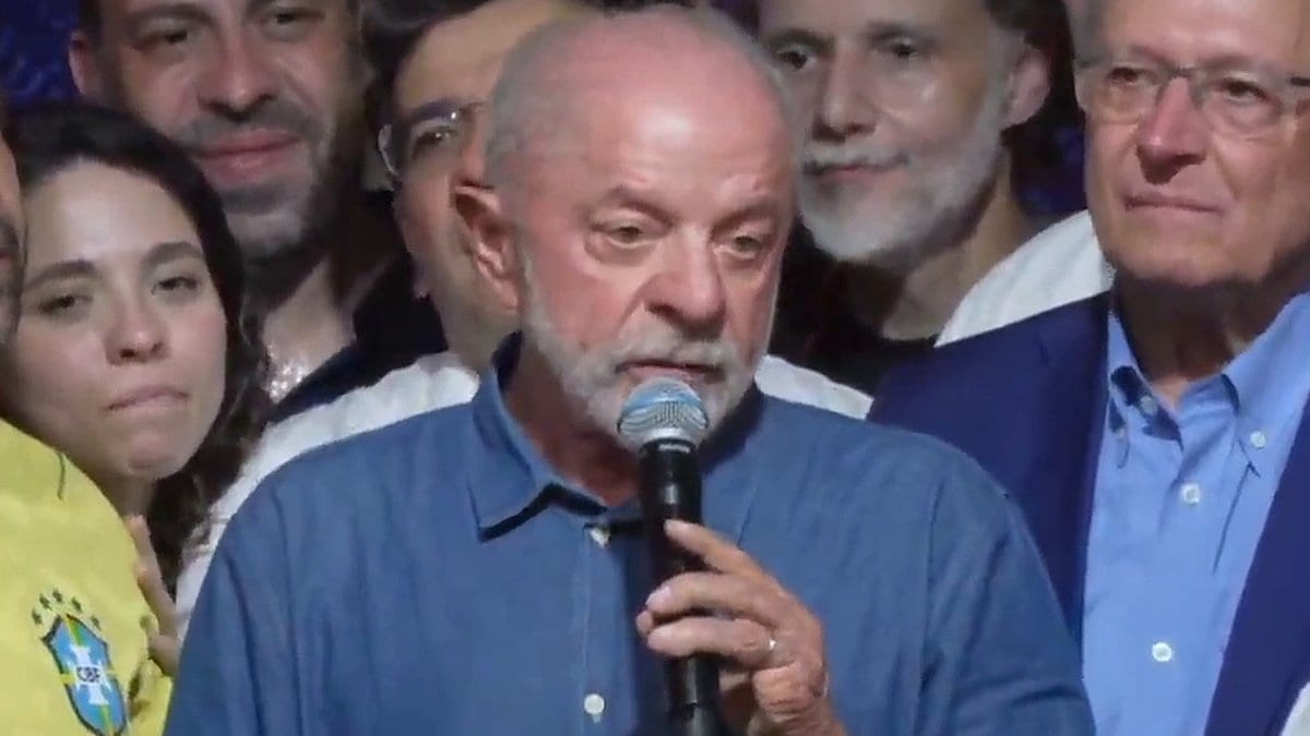 Lula chama adversário de representante genuíno do milicianismo no discurso da vitória