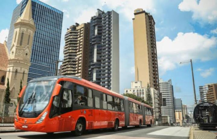 EM PRIMEIRA-MÃO: Justiça derruba suspensão do TCE e libera retomada da licitação bilionária dos ônibus de Curitiba, mas