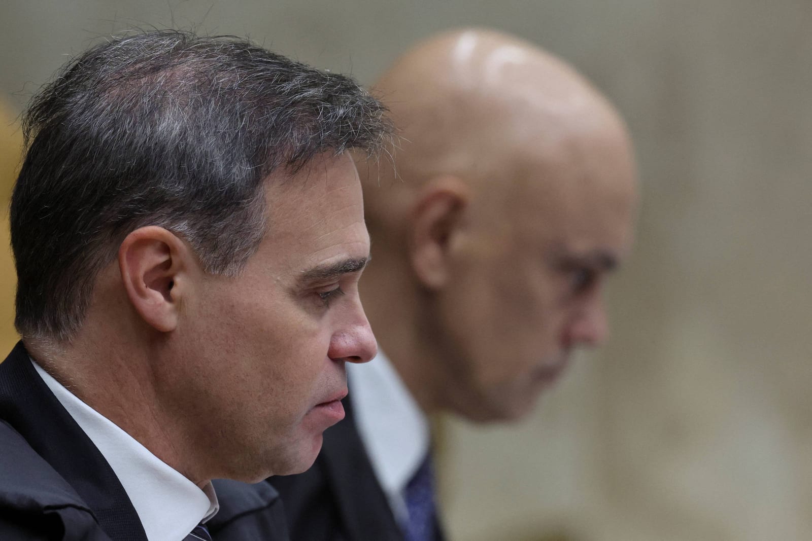 Gilmar propõe a Fachin vetar delegados da PF em gabinetes do STF após crise entre Mendonça e Moraes