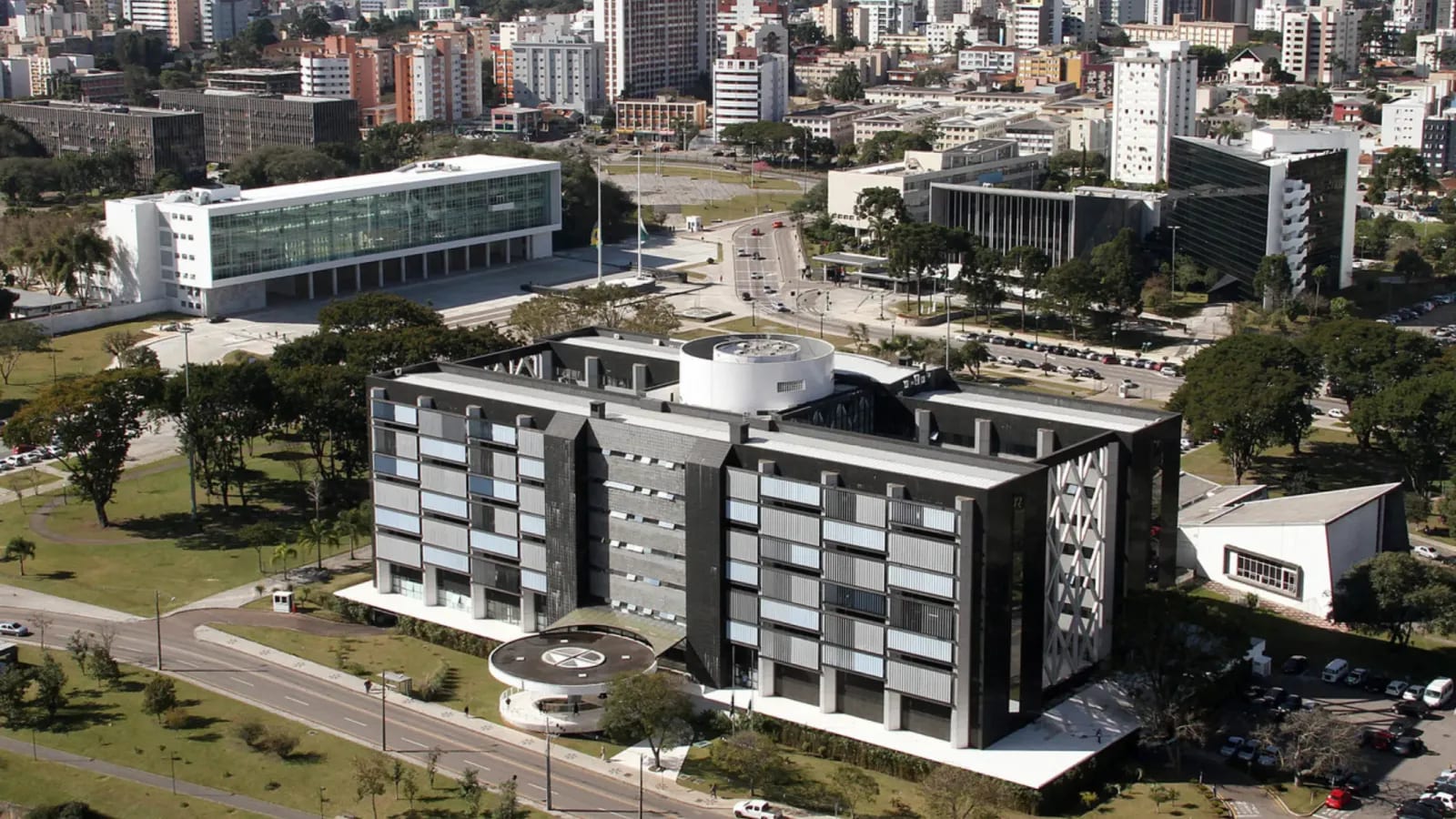 Moro promete cortar secretarias e comissionados no Paraná
