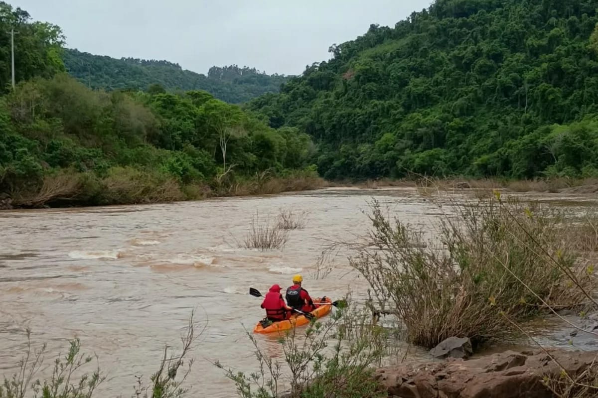 Bombeiros localizam corpo de mulher desaparecida no Rio Carreiro, entre Guaporé e Vista Alegre do Prata