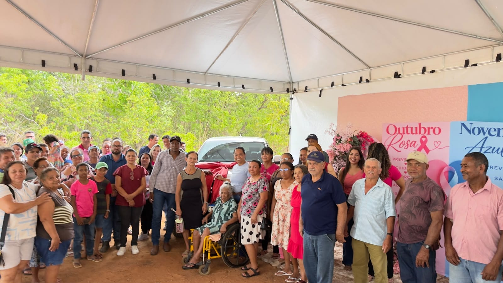 Prefeita Luciene Araújo encerra ações do Outubro Rosa com entrega de caminhonete zero km para a saúde na zona rural de J